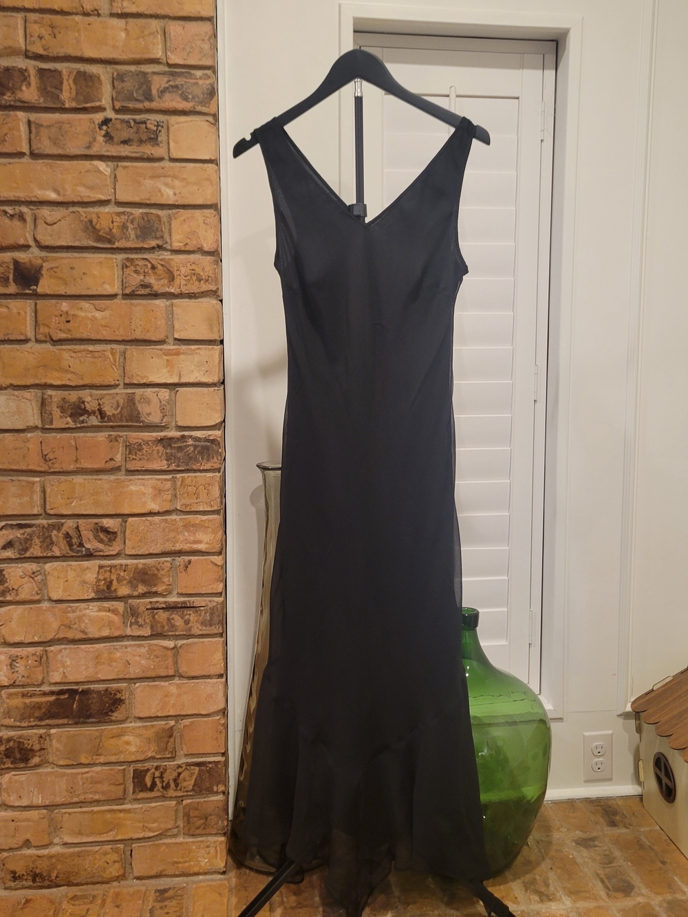 Robbie Bee 100% Silk Black V-Neck Maxi Dress